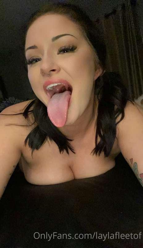 POV you’re jerking off to me and I’m waiting for you to drip..