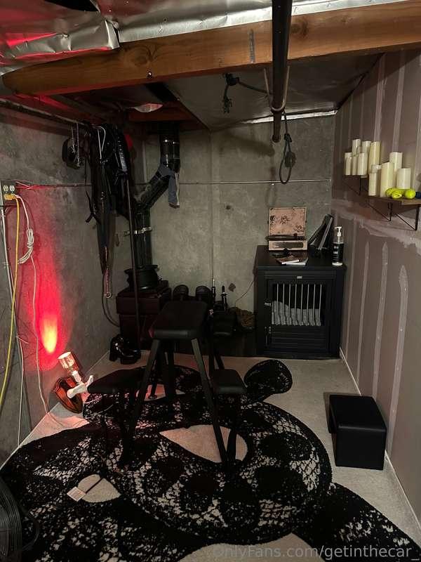 The dungeon is finally starting to come together 😈 What colo..