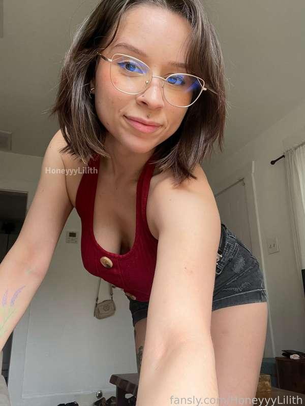 honeyyylilith image #0