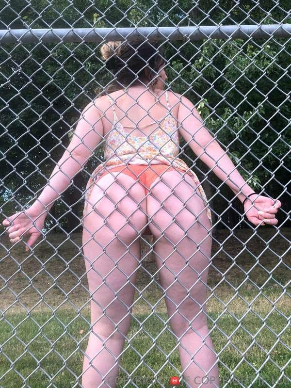 Would you fuck me through this fence?😈