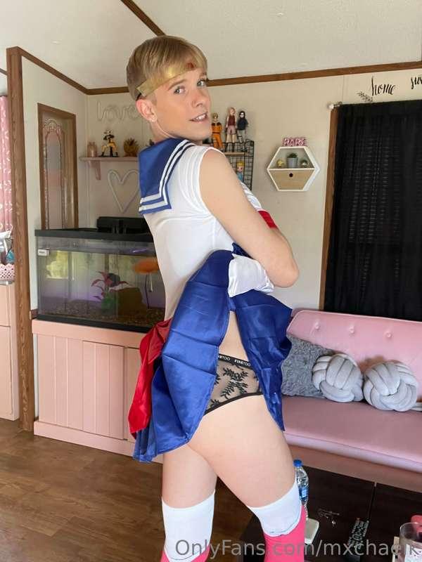 slutty sailor moon is coming out to play 🌙
