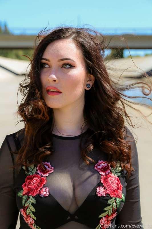 #snowwhite #palegirls #girlswithglasses