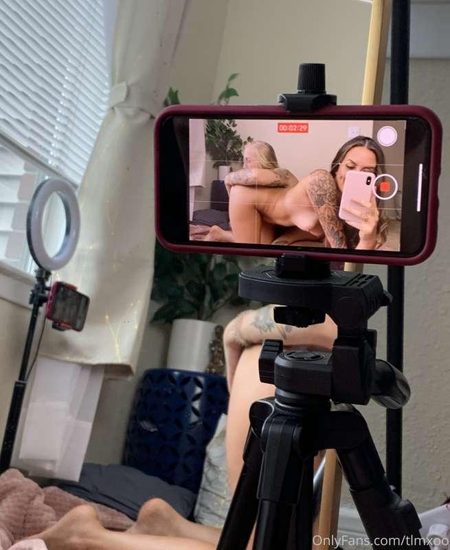 The best mirror selfie I’ve ever taken 😂
(there was a toy in..