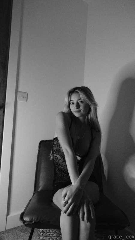 Monochrome vibes but turning up the heat… are you in? 🖤🔥