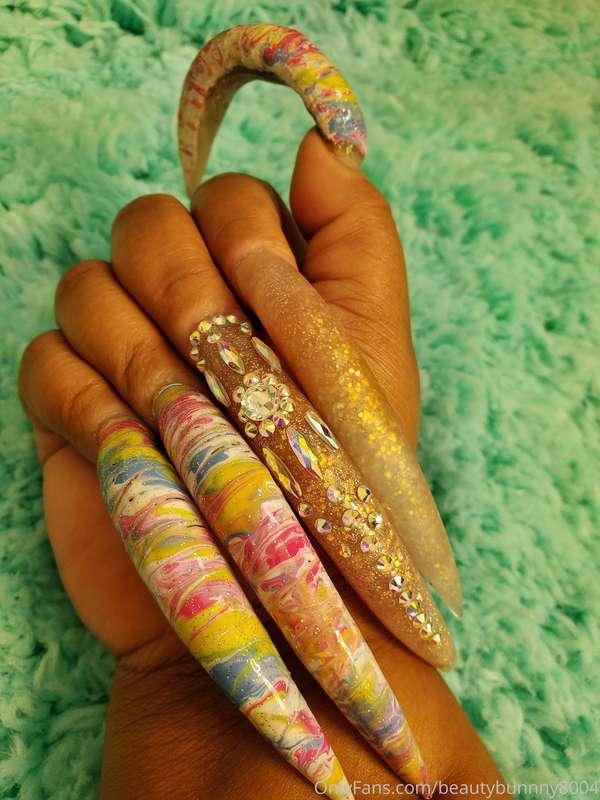 Nails getting longer 💅🏽💕💕💕💕💕