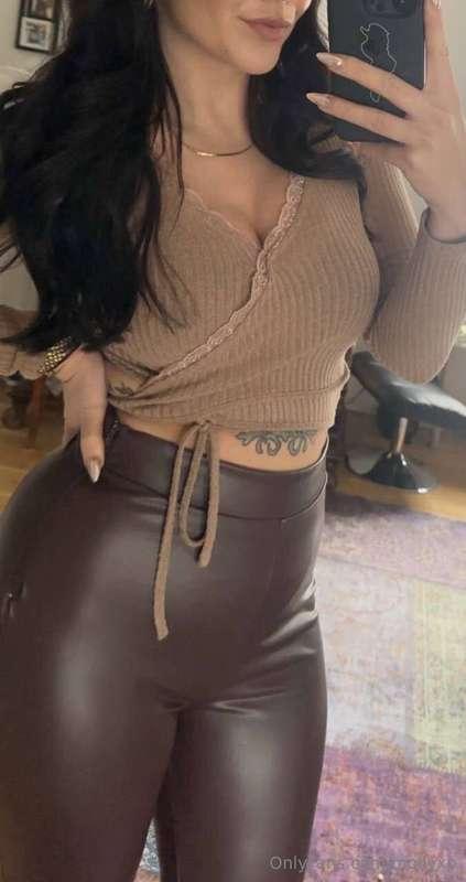 känner mig extra snuskig idag.. skriv till @snuskigamollyxp ..