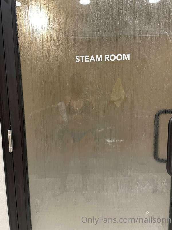 Quick shower before swimming at my gym 😘
