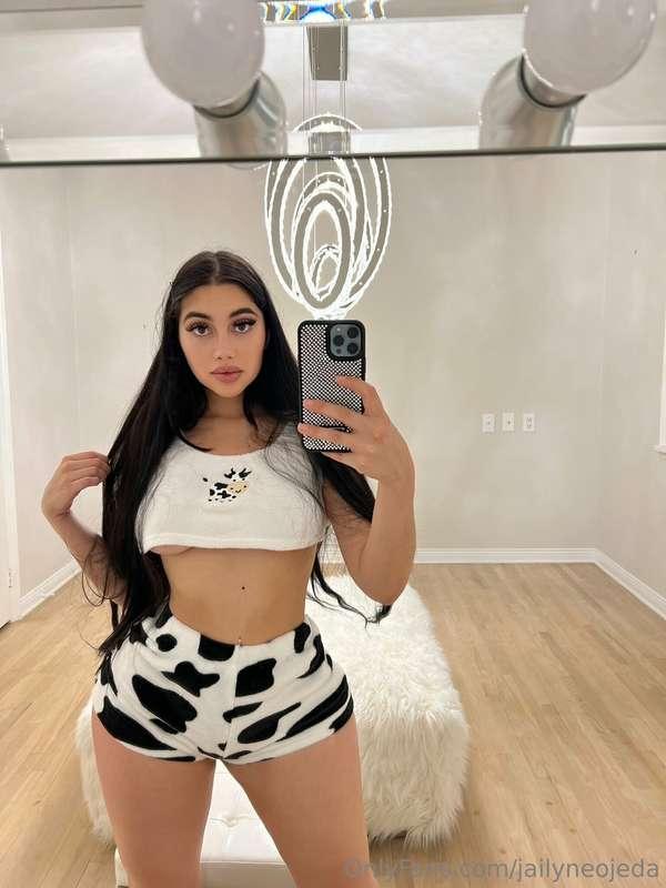 Milk me.. uhh I mean, msg me 🐮🤭