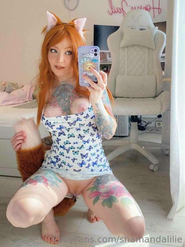 I wish I could have something to sit on 😏