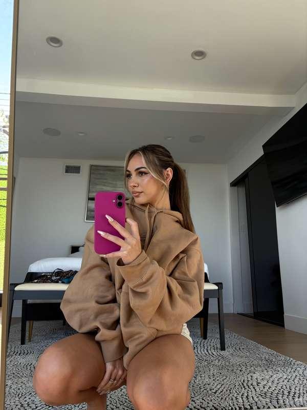 love this hoodie .. but I'd rather wear yours😇 