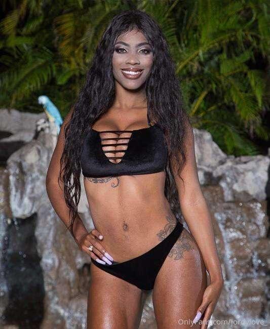 Let’s play a game! Rate this black sexy set 1-10