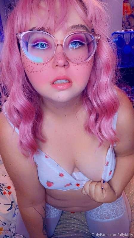 allykitty image #3