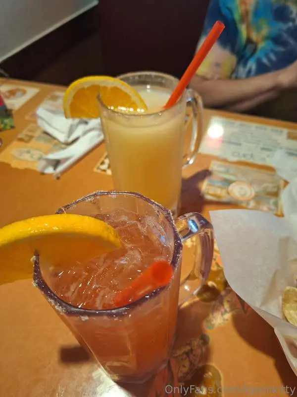 Ladies night out😍🍹