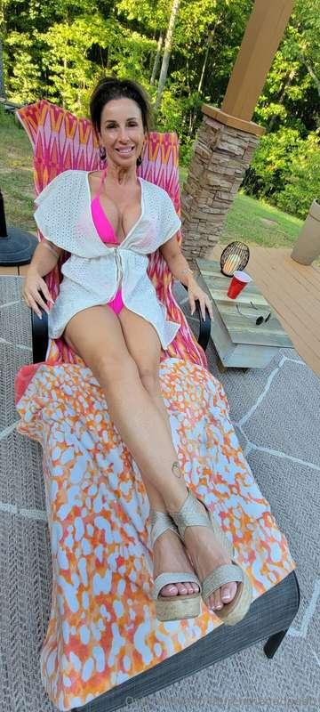 pink bikini & naughty goodies 🙈
