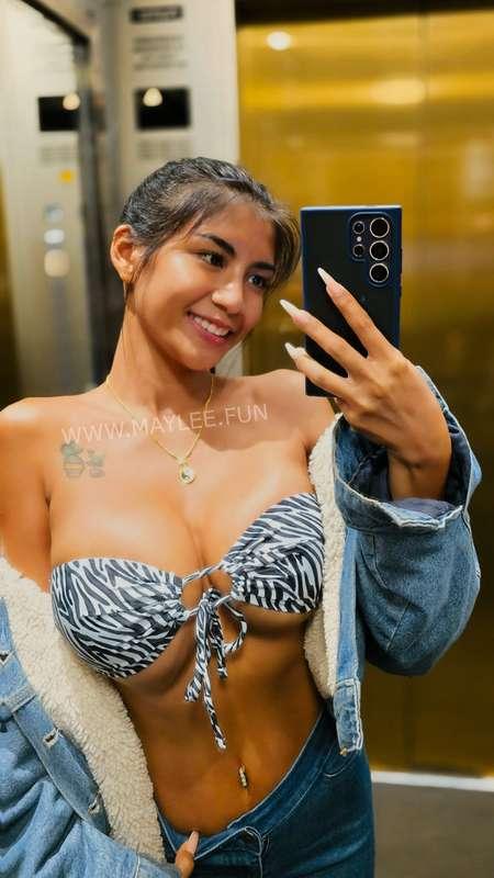 Love to take elevator selfies 😘❤️
