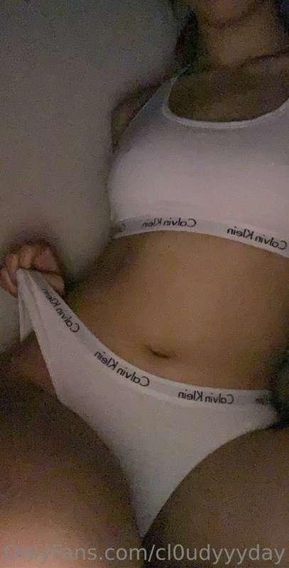 hi my loves 💓 anyone up for some fun?