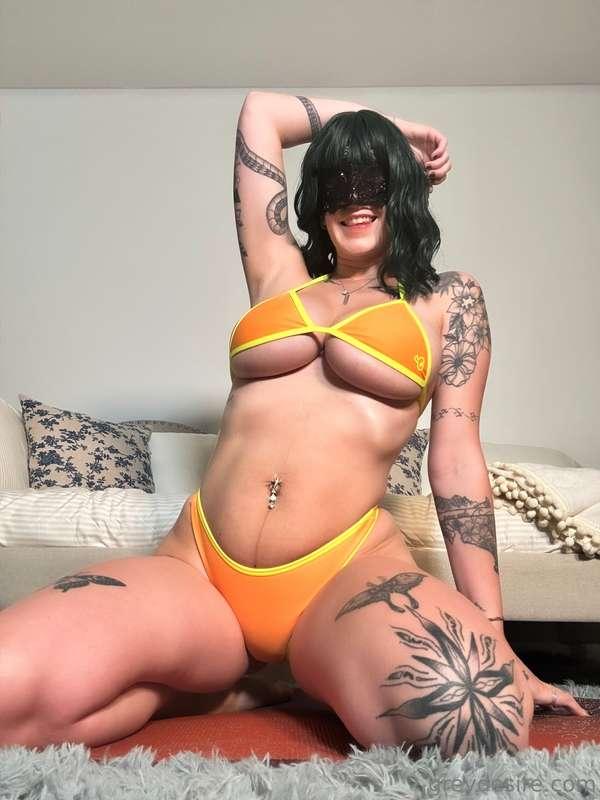 Hope you like underboob 😉