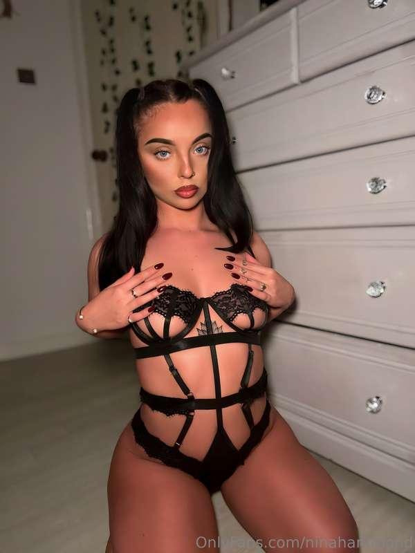 Feeling cheeky… wanna try me?🖤