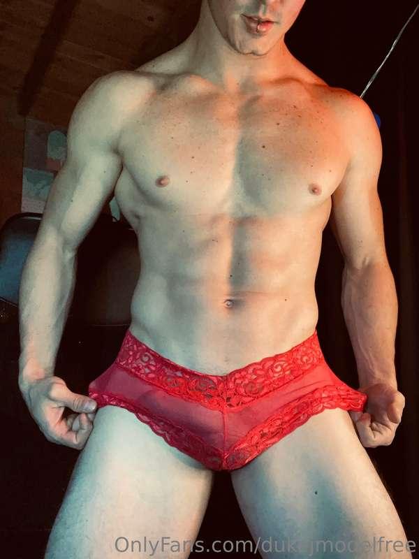 Te gusta la lencería? Do you like lace?? 🥵🥵  60 likes and I ..