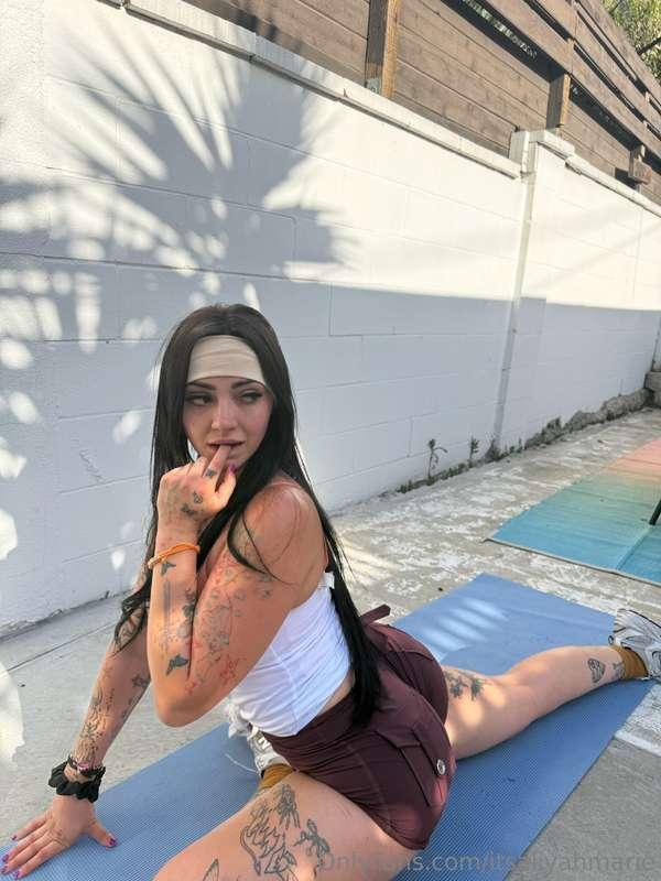 stretch me out 🤸‍♀️
