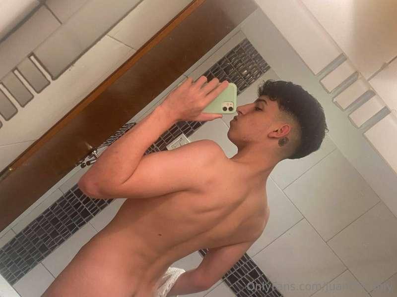 💣#FREE #FREE #FREE💣

HELLO BABY, I'm @IANHOTT26 🍆

  🔥free l..