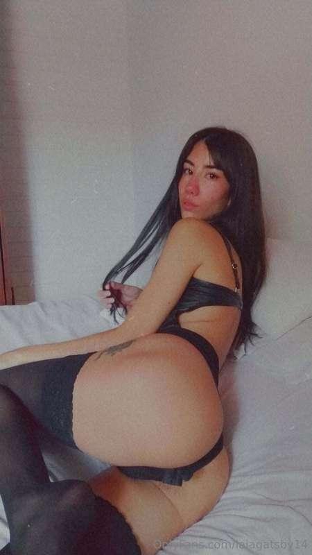 Available video calling, live sexting now yay