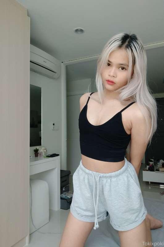 My short is very easy to access and I'm not wearing any pant..