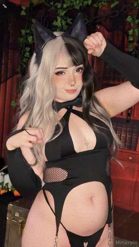 I’ll be live again tonight in this outfit around 9:45PM EST!..