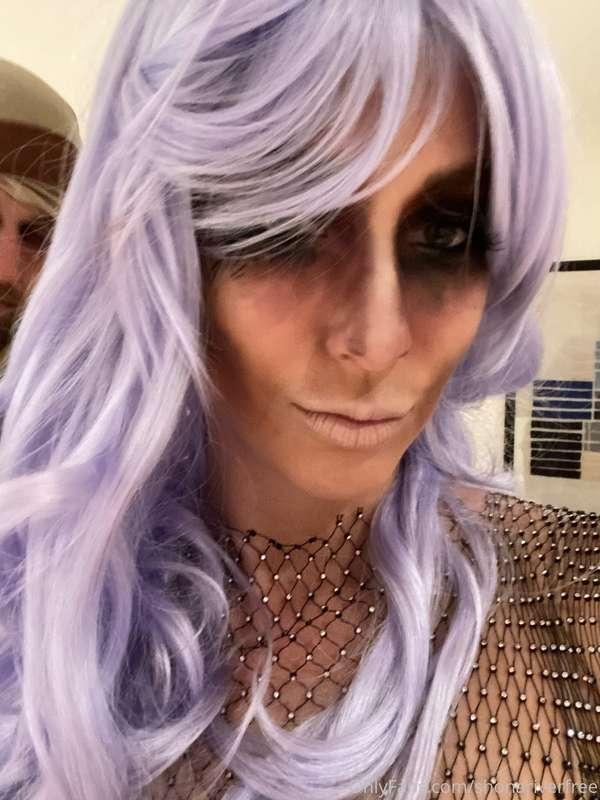 Catch me in the dark 👻  Do you like my costume ? 😉