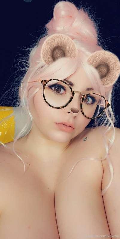Pink wig and titties pics from snapchat!