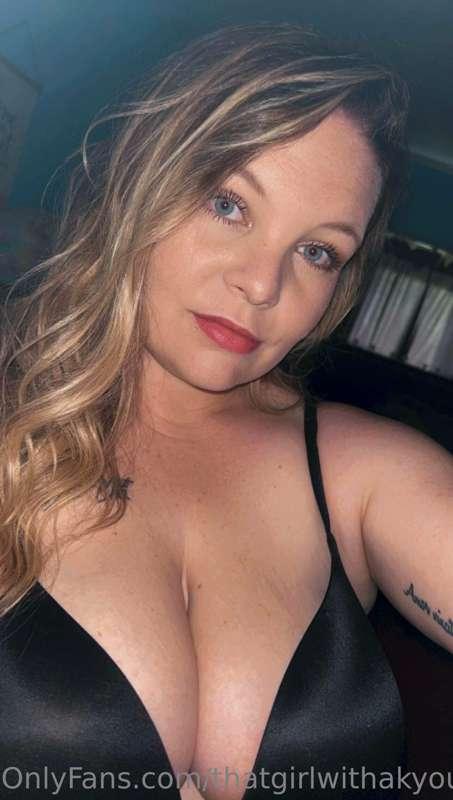 https://onlyfans.com/thicnicbaby

Follow this local baby. Sh..