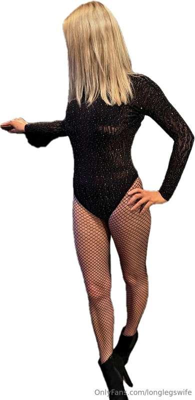 My friend @sexyblondewife just joined!!!Check her out, like ..