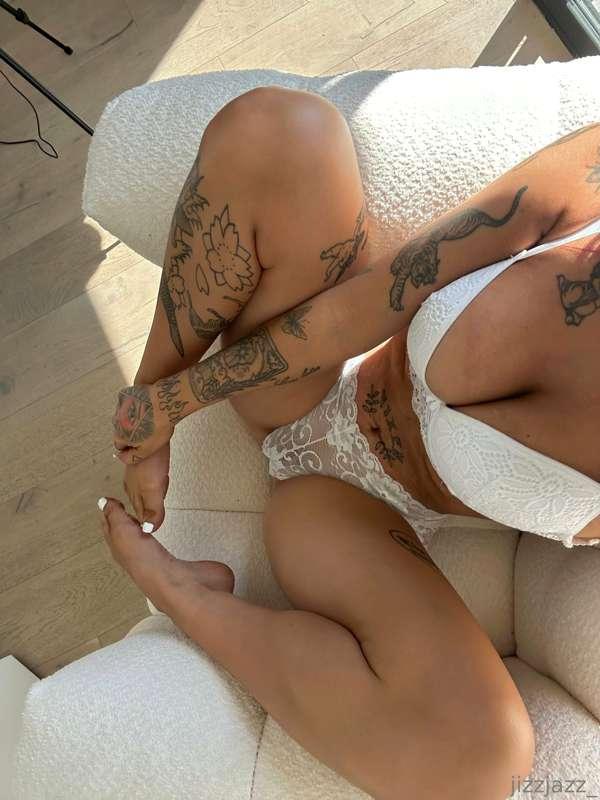 Hey you;) dm me 💦