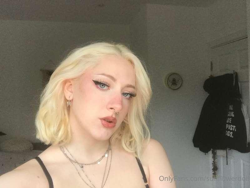 sunfl0werdoll image #5