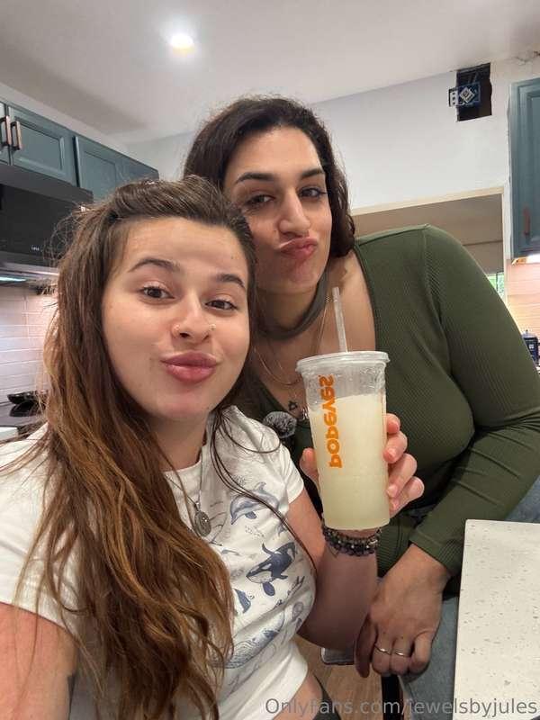 ✨New oftv vid with my girly @greengabi trying out popeyes ne..