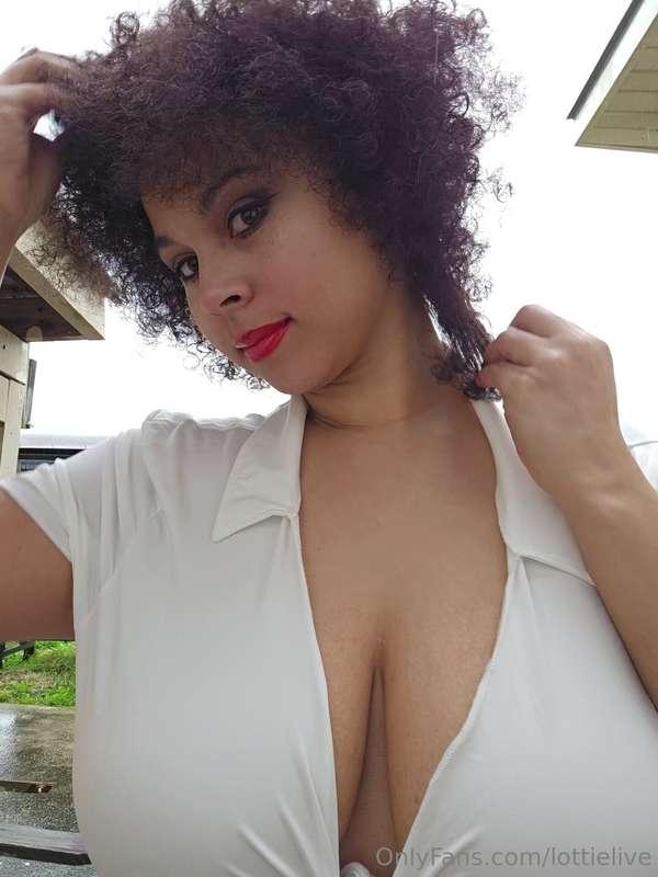Tits are meant for ... 🤔 