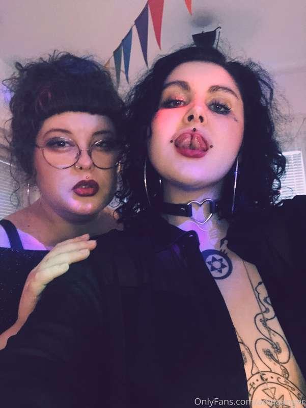 naughty party with @gothbless 🖤 
what would you like to see ..