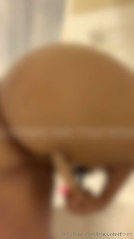 Masturbating in the shower 🚿 