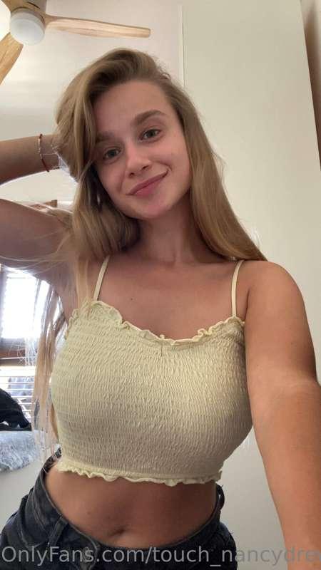 Your horny girl is ready to deliver pleasure🍌🍌🍌