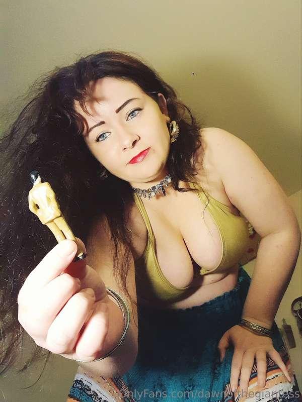 Finding more super old giantess pictures from my old page. 
