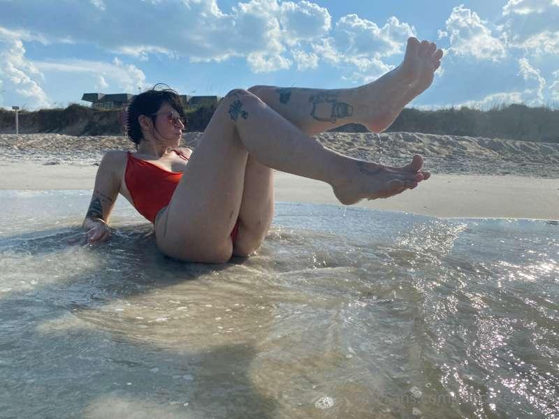 another big drop of beach pics!! in these pics, I'm laying o..