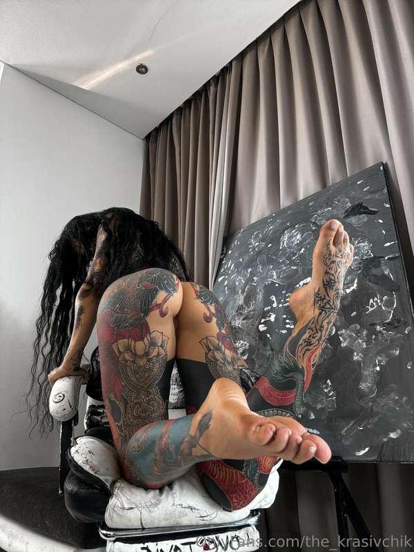 It's time to paint a picture of a naked body.