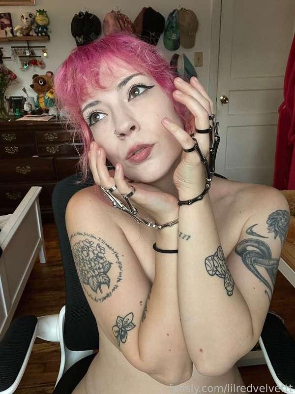 lilredvelvettt image #1
