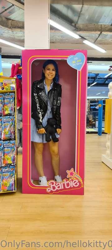 How do you like me in the role of barbie?🎀💖💖