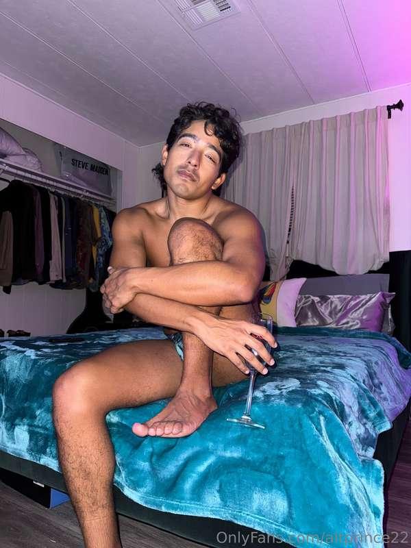 Bubbles in bed with foot rubs 🍾