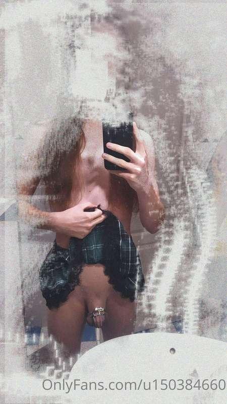 wanna see under my skirt ?