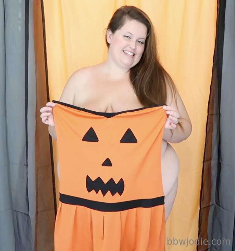 I filled out my pumpkin dress 🎃