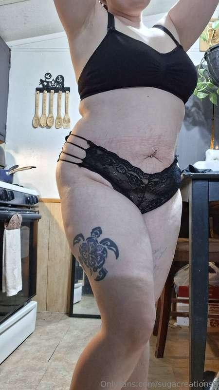 This new milf is finally getting her skinny back!!!THEM THIC..