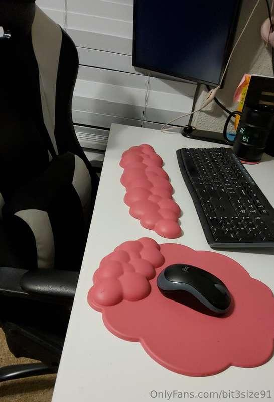 Love my new cloud wrist and mouse pad!!! 

Thank you to one ..