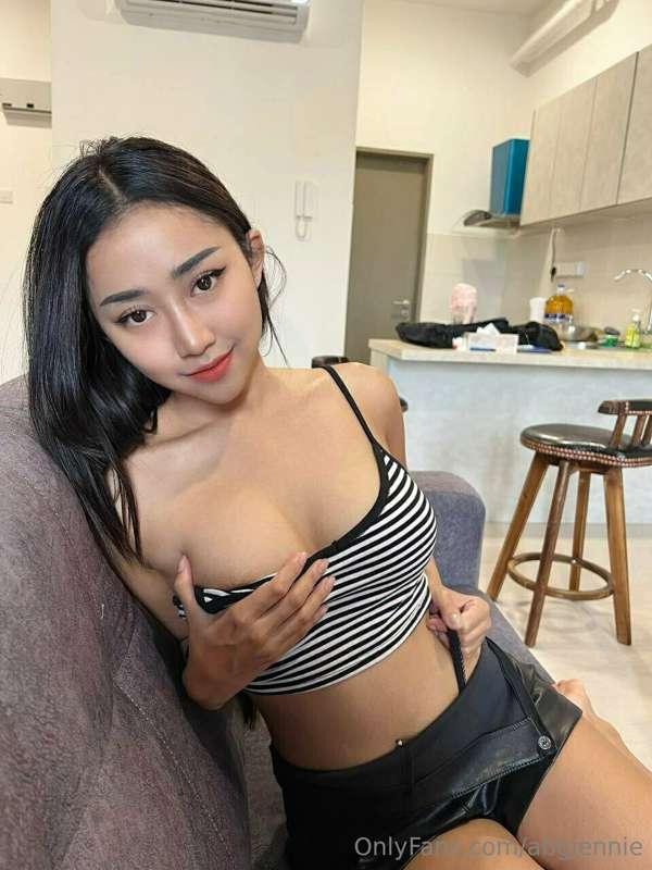 would you hold it if given the chance? 🤭